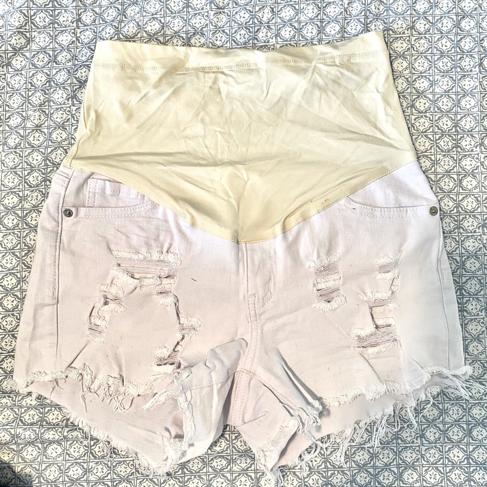 Pinkblush women’s maternity shorts